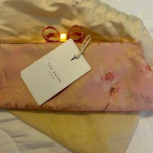 New with tags Clutch